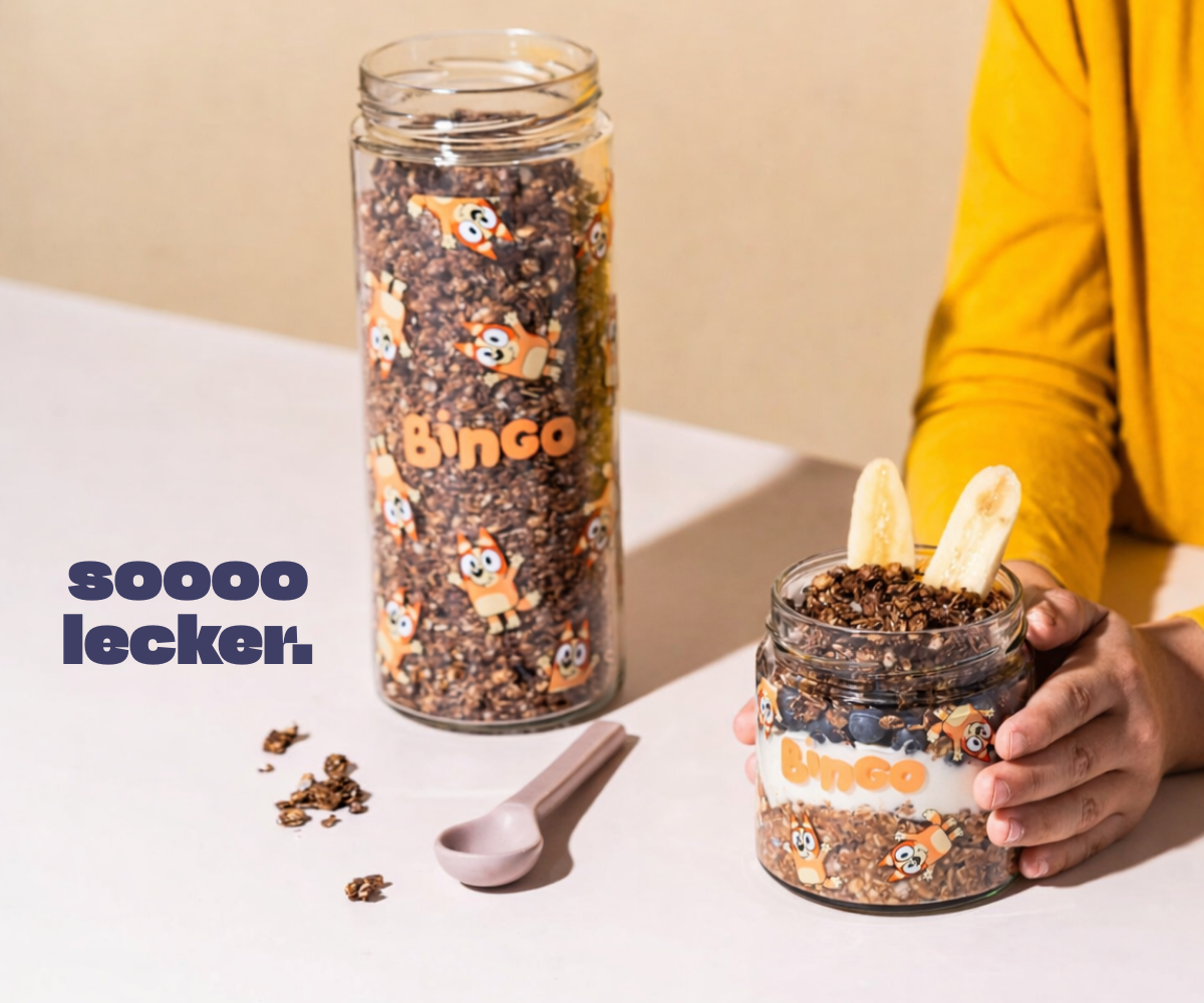 Bingo Glas mit Bluey Porridge - Kakao-Zimt, Skyr und Knuspemüsli - Kakao, Bingo Vorratsglas mit Kakao Knuspermüsli