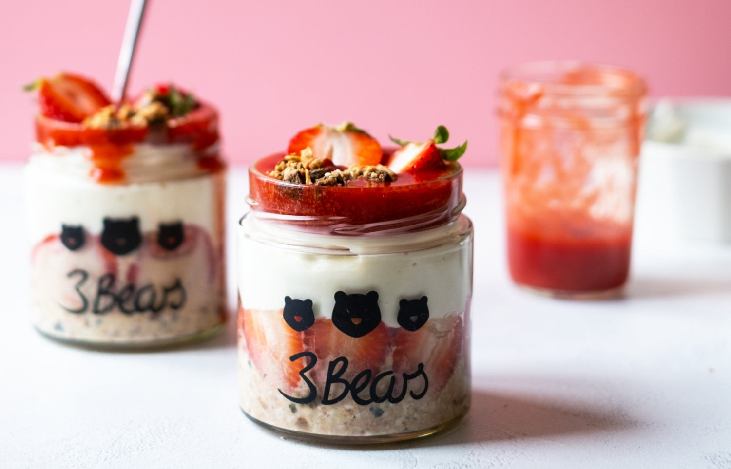 Cheesecake overnight oats with strawberries