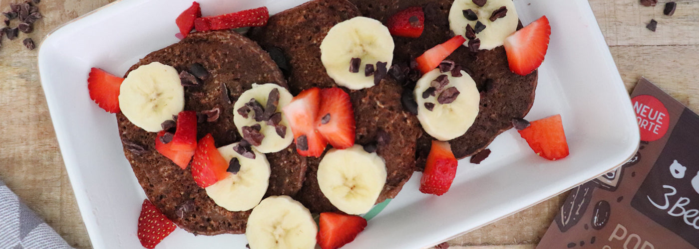 Vegane Schoko-Bananen-Pancakes mit Kakaonibs